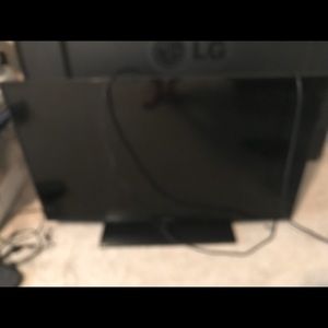 “32 insignia flat screen